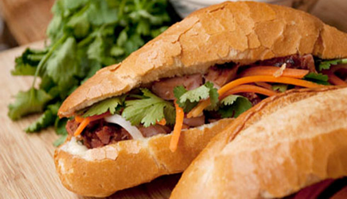 Bánh Mì Thịt Chả & Ốp La