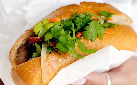 Bánh Mì Hoàng Thanh 