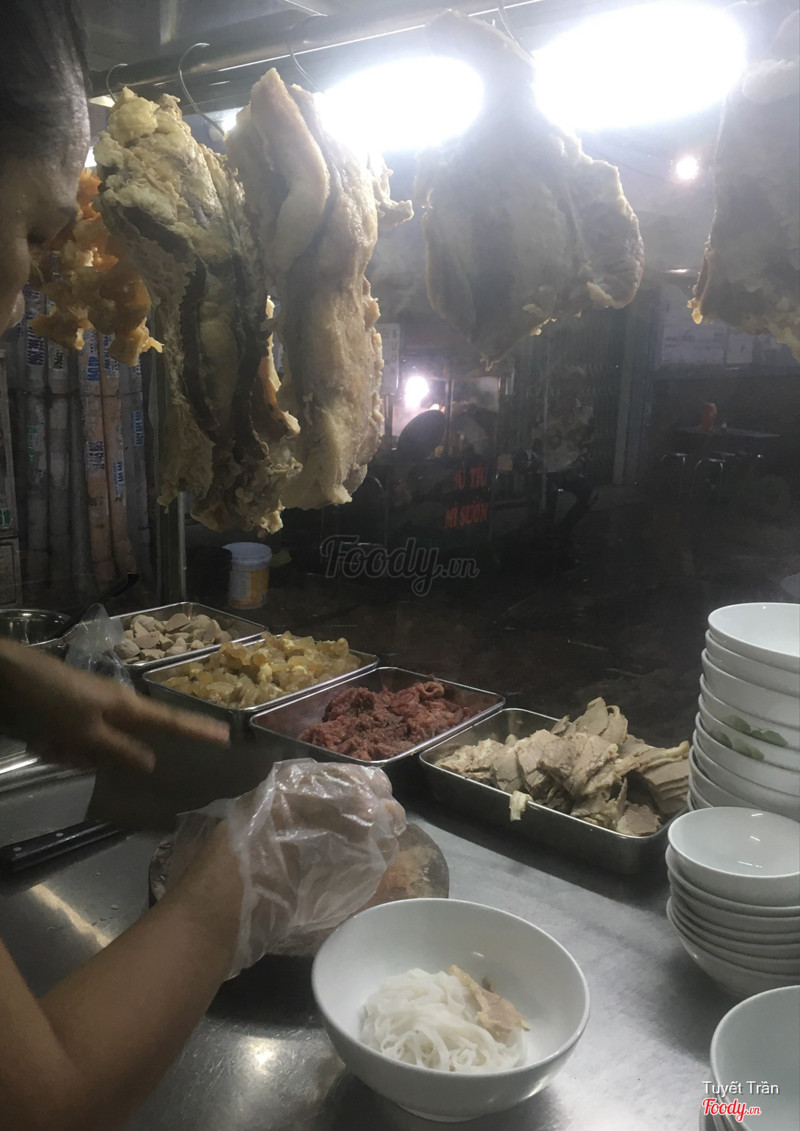 Một ngày mưa tự nhiên thèm tô phở nóng...