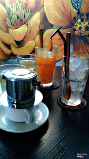 Cà phê sữa đá, cà rốt ép