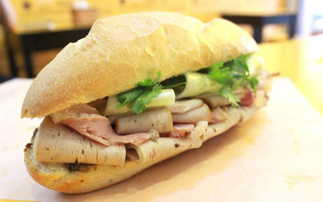 Zòn - Bánh Mì - Cửa Bắc