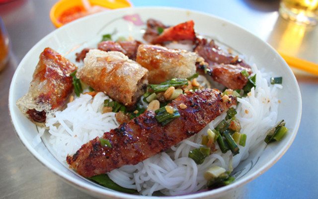 Bún Thịt Nướng Hoàng Anh