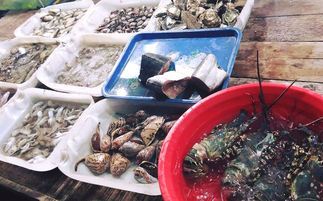 Bờ Kè Thỏ - Hải Sản Tươi Sống