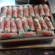 Bò bía cuốn nhân dày ngon ngon ăn chung với tương béo bùi tuyệt vời