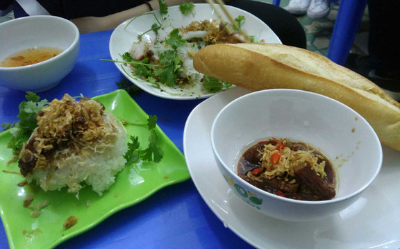 Bánh Hỏi Heo Quay