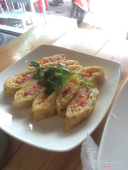 Trứng cuộn (làm kiểu sushi, khá ngon)