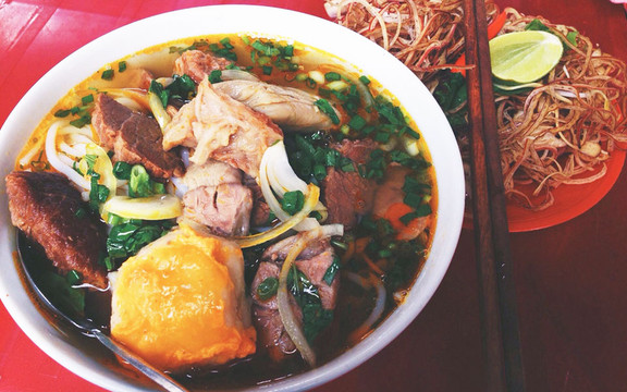 Bún Bò Chợ Trần Hữu Trang