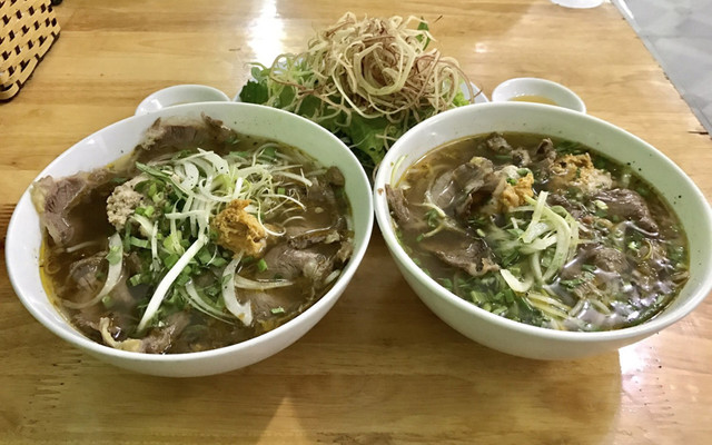 Năm Thuận - Bún Bò, Cơm & Hủ Tiếu