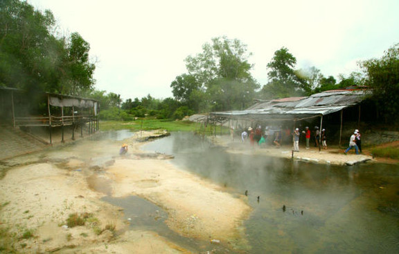 Suối Nước Nóng Hội Vân Phù Cát