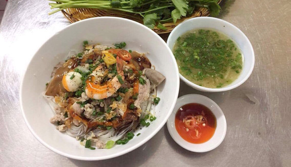 741 - Hủ Tiếu Nam Vang, Bánh Canh Cua & Bò Né