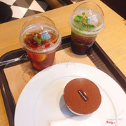 - Trà đào ngon tuyệt khi đến đây :))) Bánh cũng vừa miệng :)))