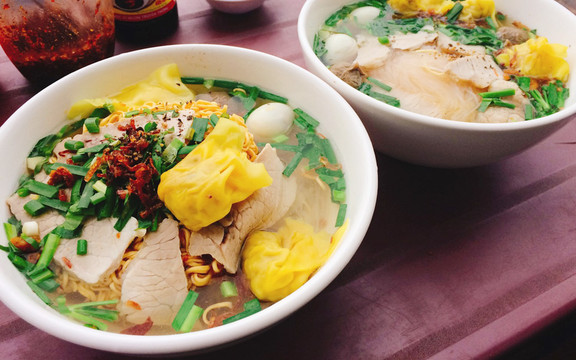 Hủ Tiếu Mì, Hoành Thánh & Bánh Canh