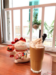Cafe bí đỏ thơm ngon là đồ uống đặc biệt của quán