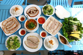 thịt heo cuốn bánh tráng