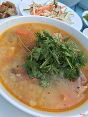 Cháo bò, thơm ngon, thịt bò mềm, ko bị dai, thấm đều vị