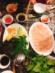 Gỏi cá tằm. Cá tằm sống cuốn vs rau 