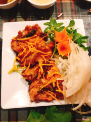 Cá tằm nướng. Mình lại nghĩ giống chiên dầu hơn, nhưng vẫn ngon