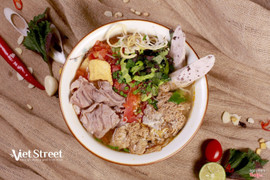 Bún riêu cua với thịt bò