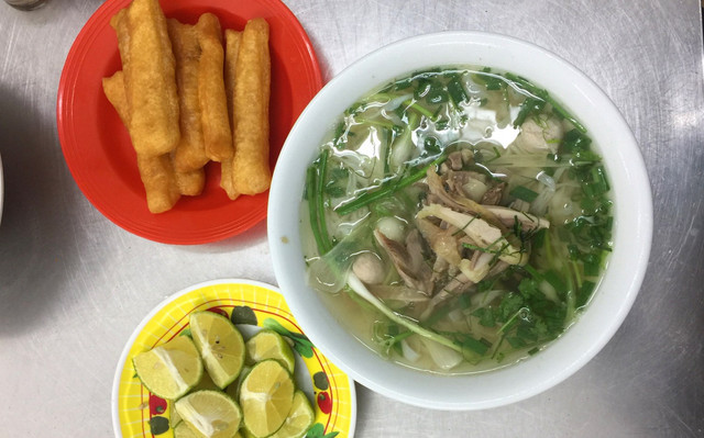 Dương Râu - Phở Gà Gia Truyền