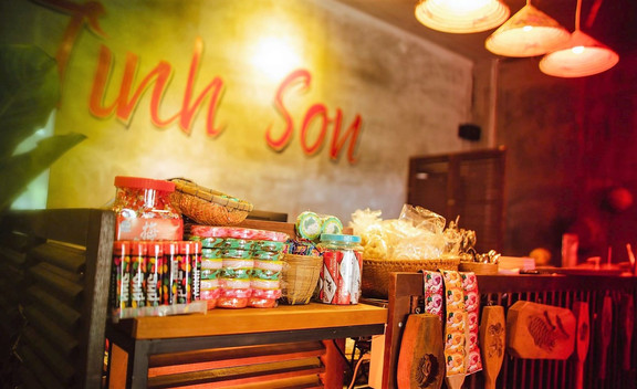 Tiệm Cafe Tình Son