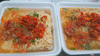 Mỳ tôm chanh thịt bò khô 15k