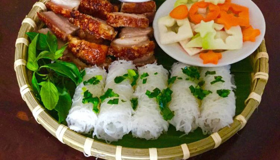 Cơm Gà Xối Mỡ & Bánh Hỏi Heo Quay