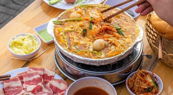 Bò Sốt Phố & Bún Đậu Mắm Tôm Hố Nai - Nguyễn Ái Quốc