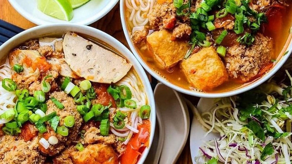 Ngọc Hường - Bún Riêu Cua & Canh Bún - Cách Mạng Tháng 8