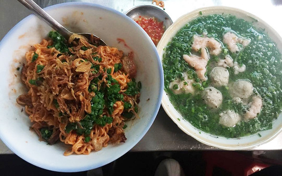 Huyền - Bún Nước & Mì Cay Muối Ớt