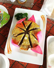 Đi gở lúa đồ, đồ ăn ngon, trang trí đẹp. Món chả hoa sen rất ngon và lạ miệng , giá cũng k quá đắt