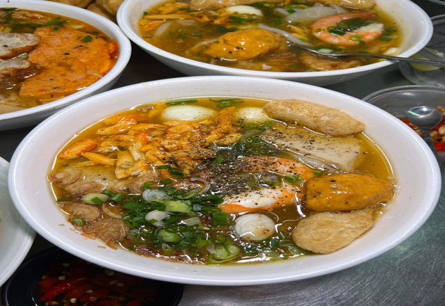 Bánh Canh Cua - Quân Nguyễn