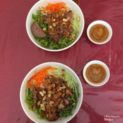 Bun thit nuong + cha bo, bun thit nuong + heo quay