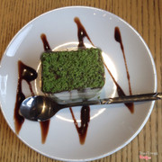 Green tea cake tuy nhỏ nhưng khá ngon