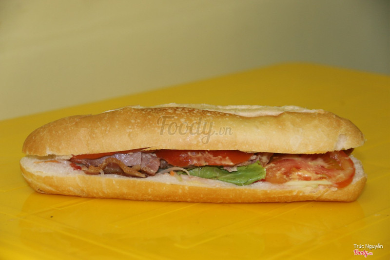 Bánh mì thịt xông khói