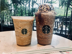 Rainy day with daddy <3 many love to starbuck 