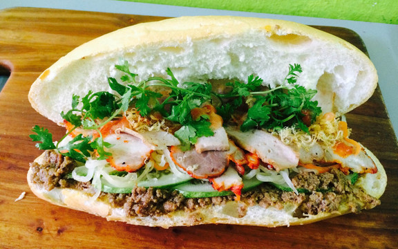 Lò Bánh Mì Tam Bình