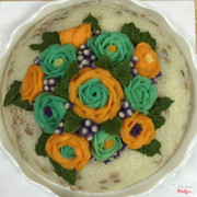 Xôi đậu phộng hoặc xôi hạt sen kết hợp với hoa đậu