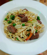 Mì xào bò sốt bơ tỏi