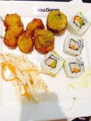 Kimbab chiên and gimbab ngược