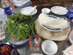 So delicious! Tried this dish for the first time today. The sticky rice roll was a great variation from vermicelli. Also liked the rice crackers! Would definately come back. Ps if you dont like anchovy sauce you can ask the lady for sweet fish sauce. 