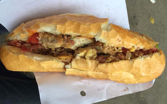 Bánh Mì Nóng - Chùa Láng