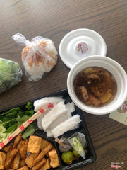 Bún đậu tá lả và bánh cuốn chả