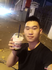 Quán này uống ngon nè. Vị rất khác và dễ uống k bị lẫn với những quán khác . nói chung là ngon lắm giá cũng mềm ly cũng to, chủ quán nói chuyện cực dễ thương . mình khách quen uống hoài luôn . địa chỉ 606 sữa tươi Linh Hương nhé 
