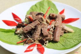 Bò cuốn lá cải