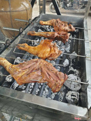 Đùi dê quay nguyên tảng 1kg