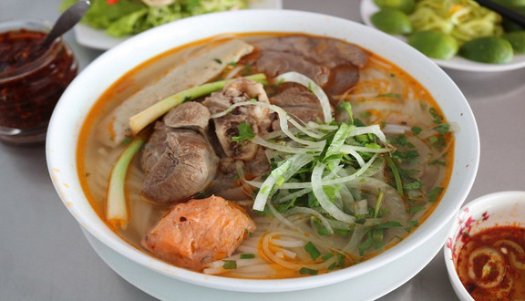 Thu Hiền - Bún Bò Giò Heo - Bãi Cháy