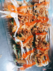 Bánh tráng cuốn Nguyễn Siêu super ngon luôn, ưng ý cực kì. Một suất 20k thôi mà ngon lắm ai chưa ăn thì đến thứ đi hihi. Thích tất cả các món bánh tráng ở đây luôn ý, món nào cũng ngon hết nói mà quên mất chỉ chụp mỗi bánh tráng cuốn vì mải ăn quá huhu