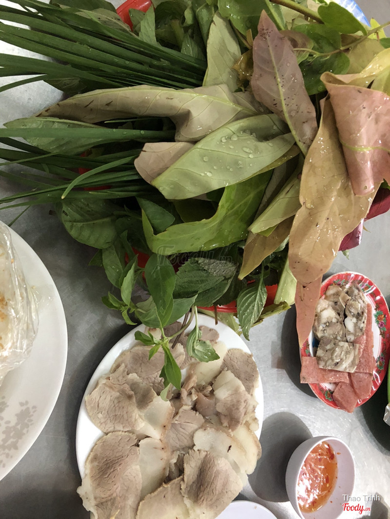 Bánh tráng thịt luộc