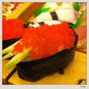 Sushi trứng cua