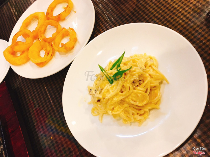 Carbonara và Onion rings